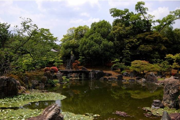 Сады замка Нидзё (17 фото)