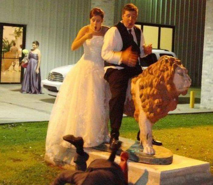 Подборка смешных и неудачных свадебных фотографий (53 фото)