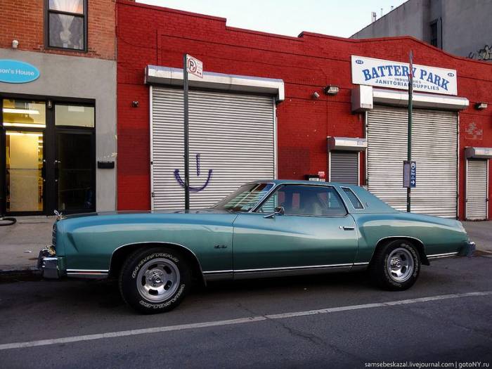 Старые автомобили на улицах Нью-Йорка (35 фото)