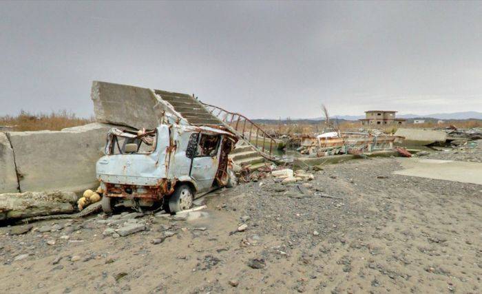 Город-призрак Намиэ спустя 2 года после аварии на "Фукусиме" (30 фото)