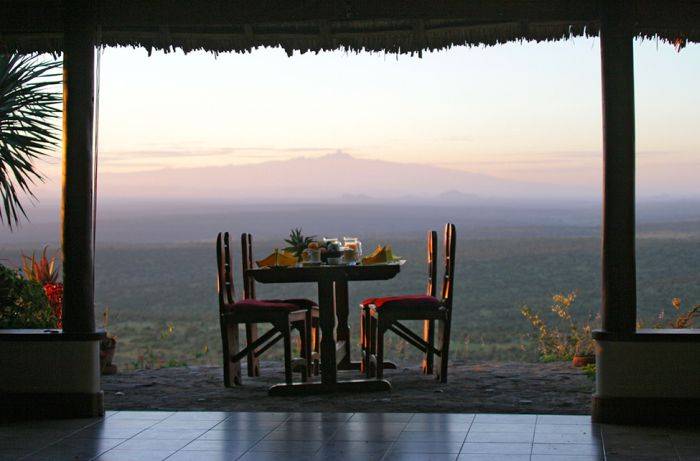 Уникальный отель в национальном парке в Кении (21 фото)