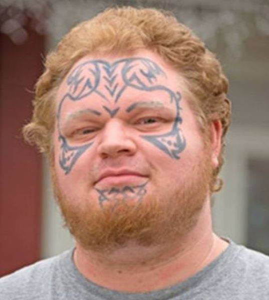Люди с татуировками на лицах (30 фото)