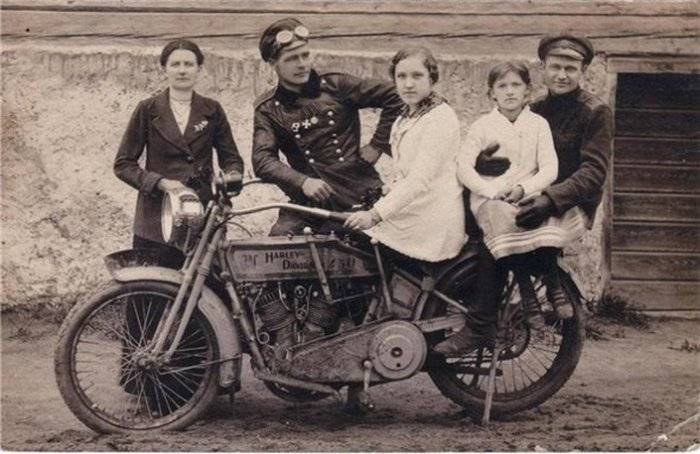 Мотоциклы в России начала 20 века (24 фото)