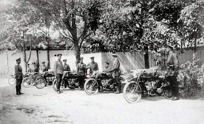 Мотоциклы в России начала 20 века (24 фото)