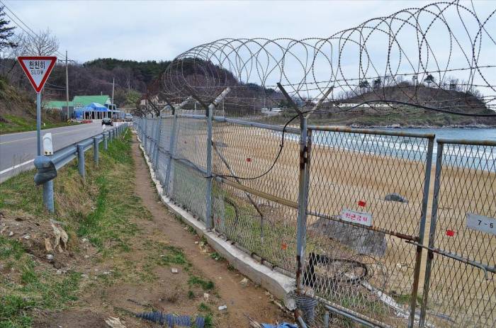 Граница между Южной Кореей и КНДР (20 фото)