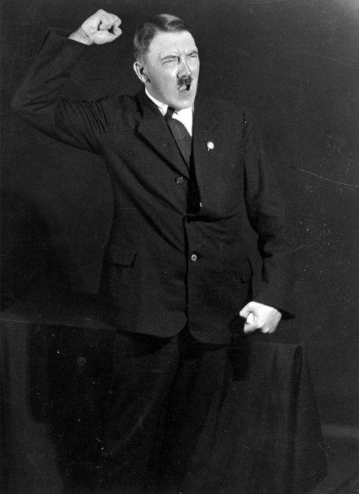 Необычные фотосессии по приказу Адольфа Гитлера (12 фото)