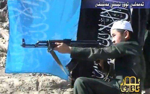 Тренировки дошкольной армии Талибана