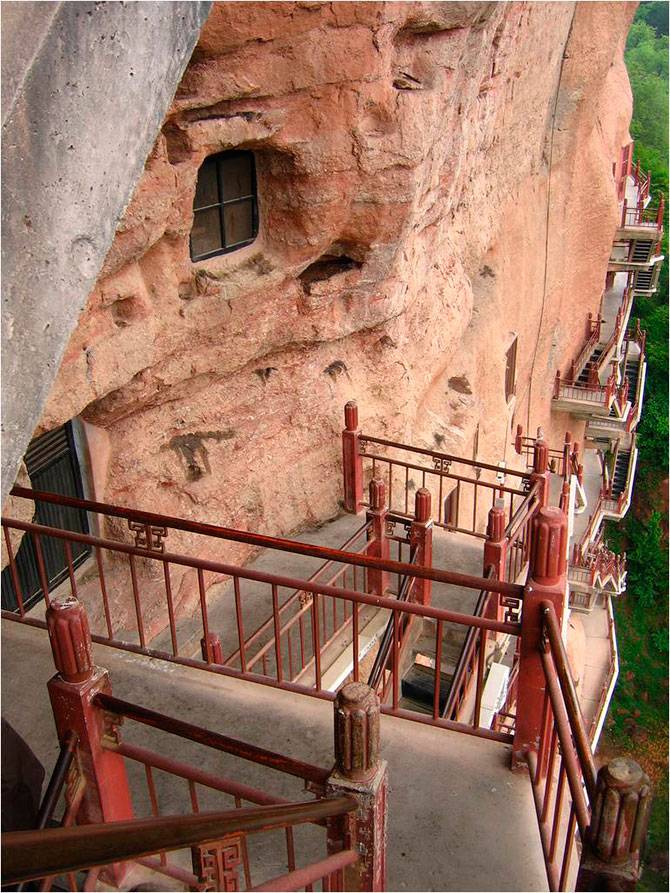 Пещеры Майцзишань – сокровище Китая (13 фото)