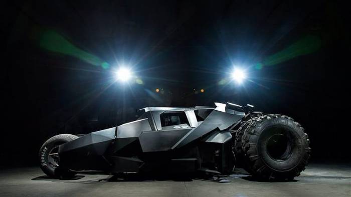 Реплика автомобиля Бэтмена (12 фото)