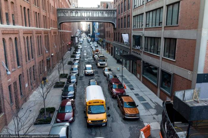 Парковки и стоянки в Нью-Йорке (22 фото)