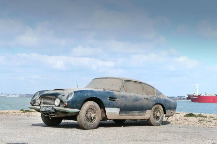 Редкий Aston Martin DB6 выставлен на продажу (19 фото)