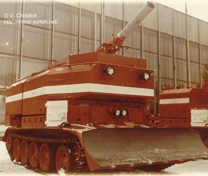 Пожарные танки СССР (24 фото)