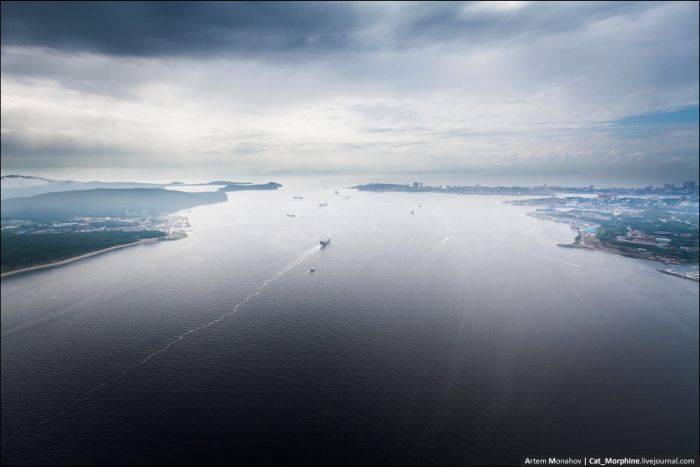 Подъем на самый большой в мире вантовый мост на остров Русский (28 фото)