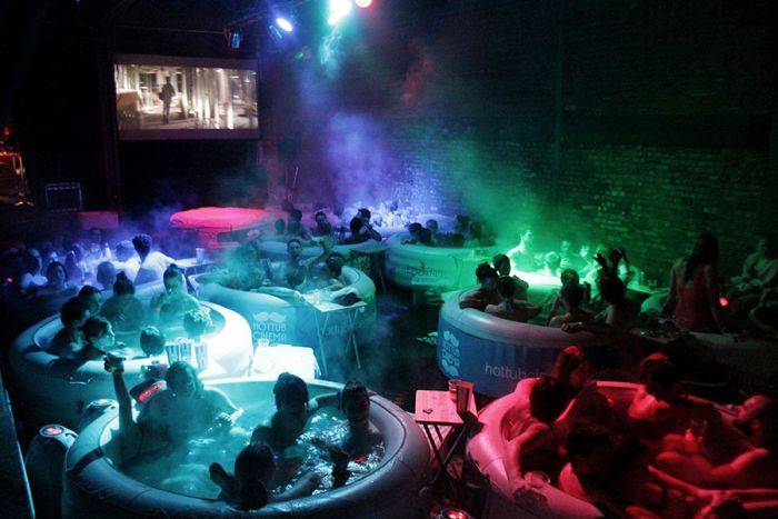 Hot Tub Cinema -      -  (20 )