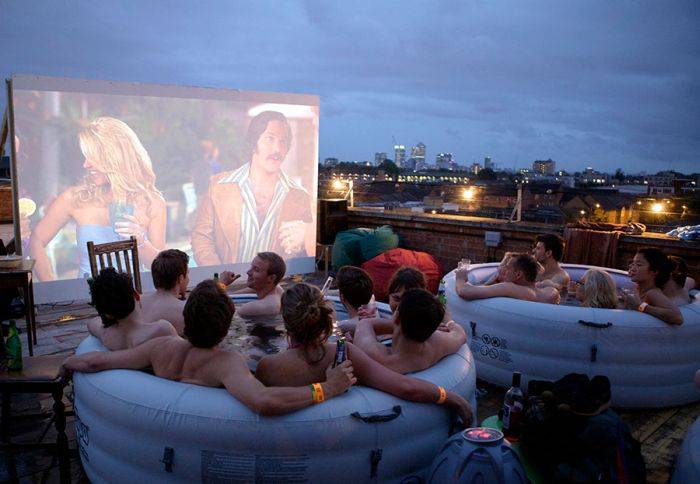 Hot Tub Cinema -      -  (20 )