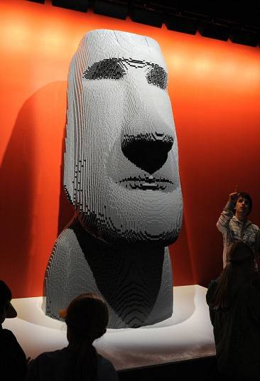 В Нью-Йорке открылась невероятная выставка Лего (14 фото)