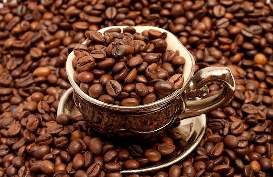 Наибольшая доза кофеина, которая попала в организм человека, и он при этом остался жив, была около 100 г