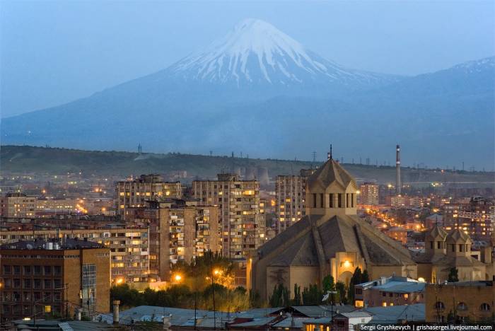 На оба ваших дома: как армяне прощаются с переходящими Баку землями | Статьи | Известия