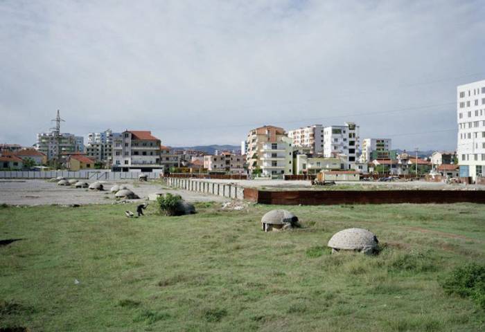Албанские бункеры (12 фото)