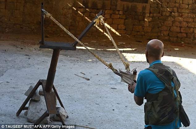 Самодельное оружие сирийских боевиков (8 фото)