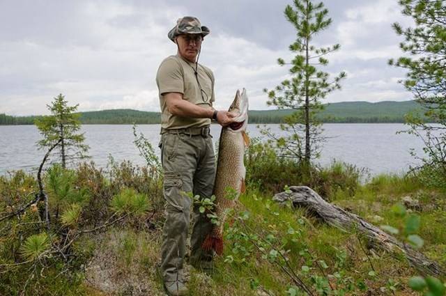 Как президент России на рыбалку съездил (17 фото)
