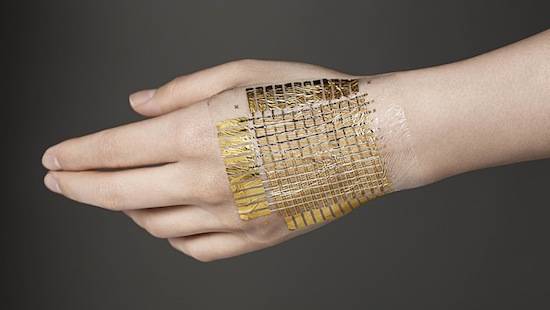 «Электронная фольга» превращает человеческую кожу в компьютер