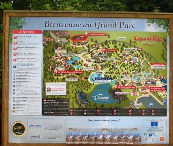 Французский парк развлечений Пюи дю Фу (17 фото)