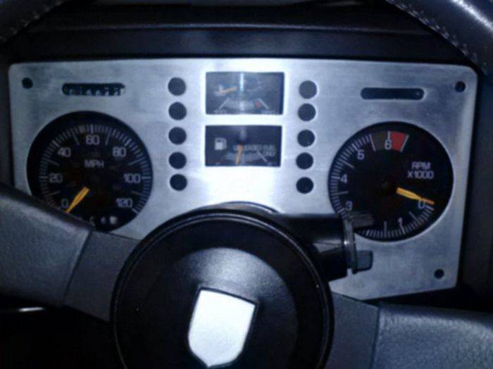 Pontiac 2000 GT 1980 (10 фото)