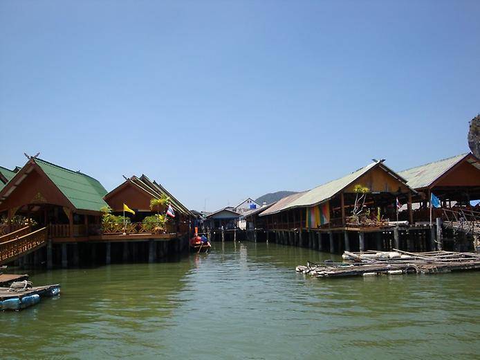 Путешествие по плавающей деревне острова Кат Ба во Вьетнаме (15 фото)