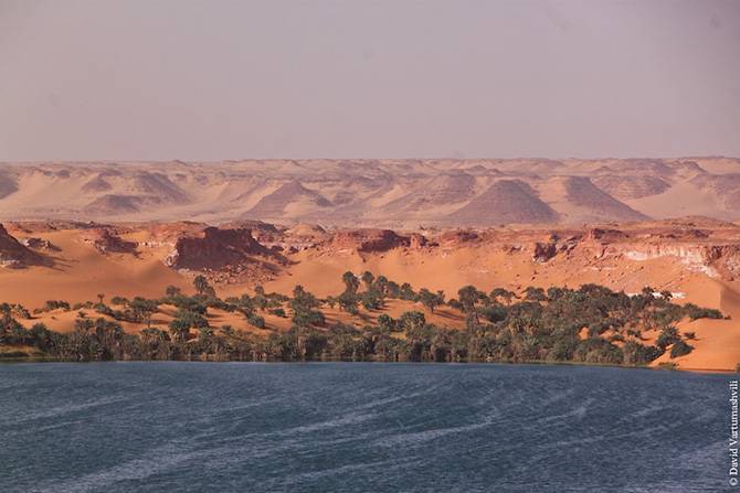 Оазисы в бесконечном море песков Африки (53 фото)