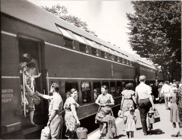 Первый пассажирский состав из двухэтажных вагонов поступил РЖД (15 фото)