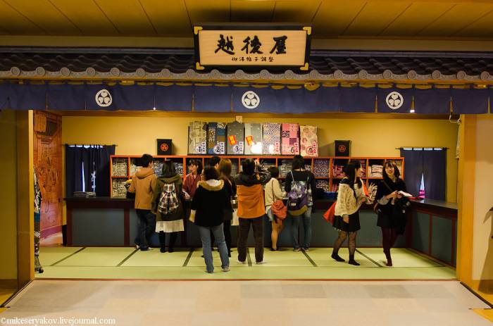  Немного о японских банях и прогулка по главной улице Токио (35 фото)
