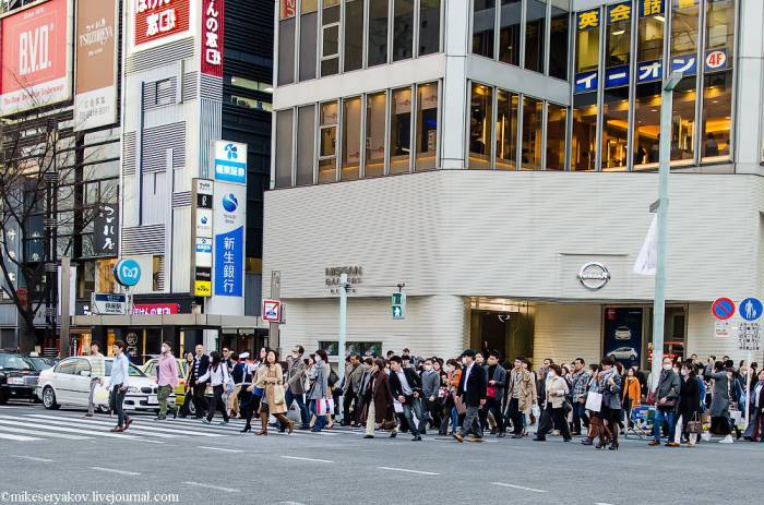  Немного о японских банях и прогулка по главной улице Токио (35 фото)