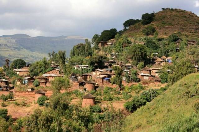 Таинственные "Лалибеллы" в Эфиопии (44 фото)