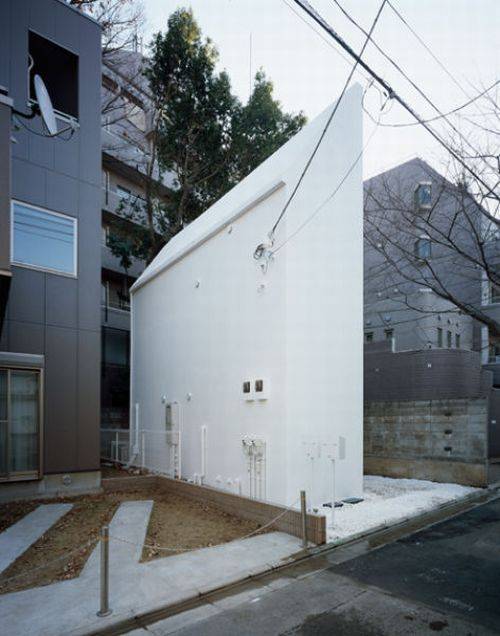 Трехэтажное необычное здание в Токио (19 фото)