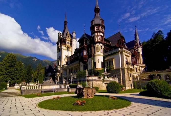 Роскошный замок Пелеш в Румынии (15 фото)