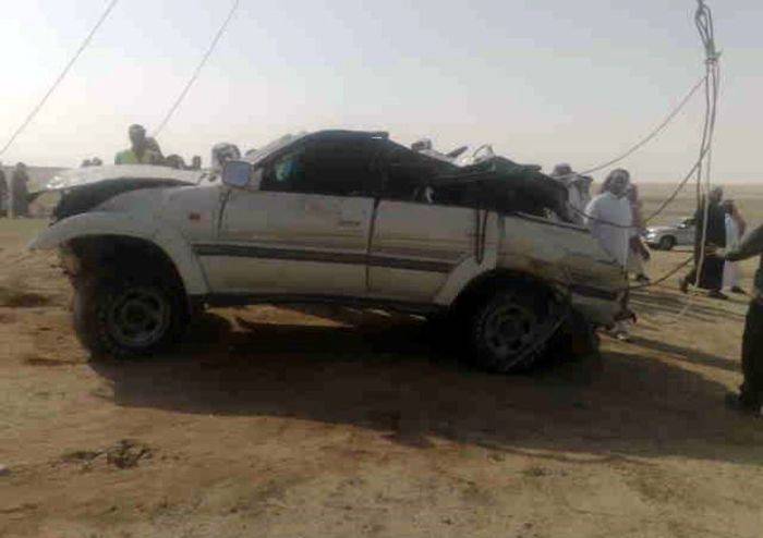 В Саудовской Аравии автомобиль упал в колодец (12 фото)