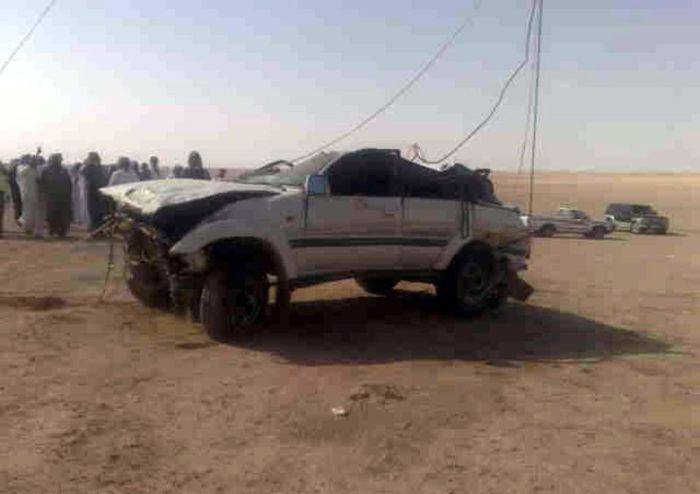 В Саудовской Аравии автомобиль упал в колодец (12 фото)