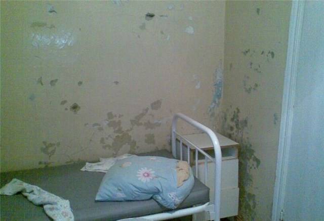 Больница в России и колония для преступников в Дагестане (11 фото)  