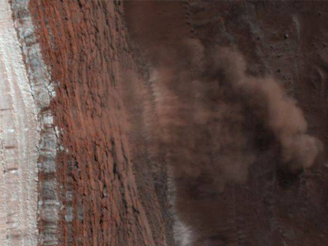 Фантастические снимки Марса, сделанные орбитальным летательным аппаратом (12 фото)