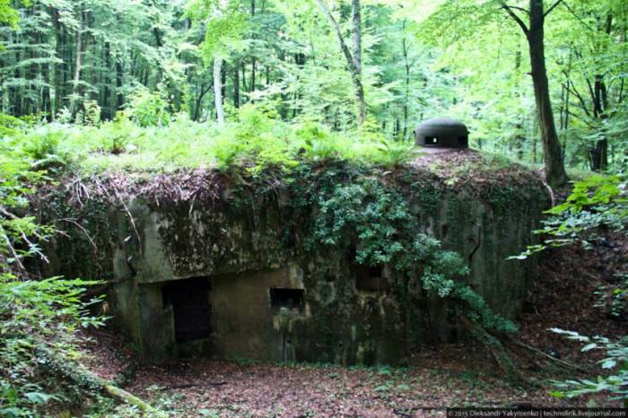 Подземный бункер в лесах Лотарингии (42 фото)