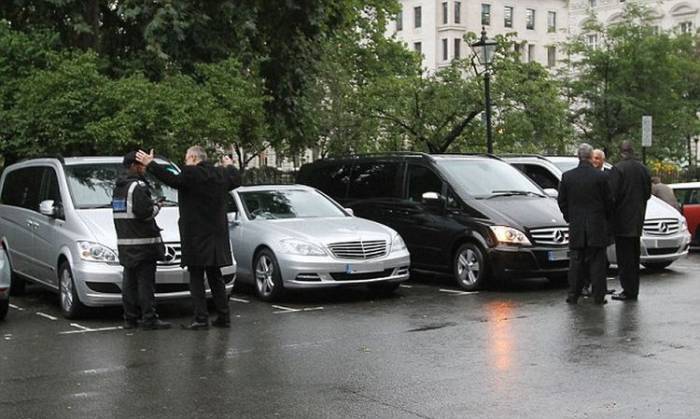 Хилари Клинтон оштрафовали за неправильную парковку (5 фото)