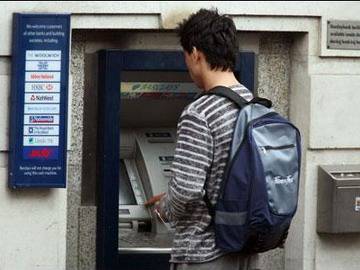 Новые банкоматы позволят использовать вместо пластиковых карт смартфонные приложения