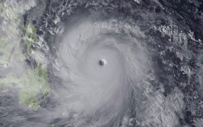 Тайфун Хаян унес жизни более 10 тысяч человек (20 фото)
