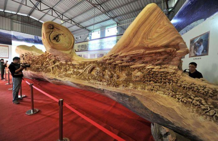Огромная скульптура китайского мастера резьбы по дереву (5 фото)