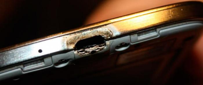 Samsung потребовала удалить видео со сгоревшим Galaxy S4 в обмен на новый смартфон (2 фото+видео)