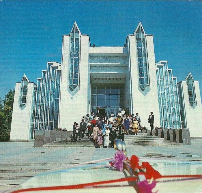 Удивительная архитектура времен СССР (21 фото)