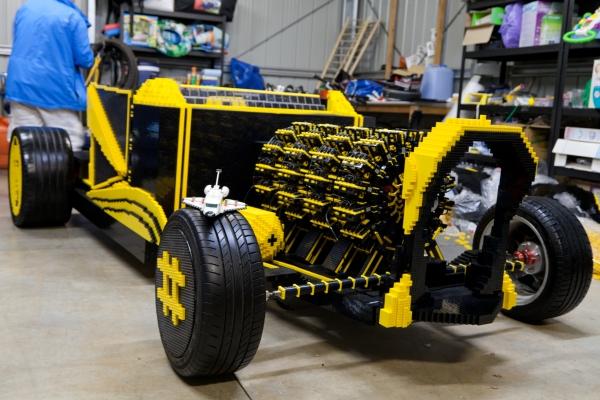 Авто из Lego: питается воздухом (4 фото+видео)