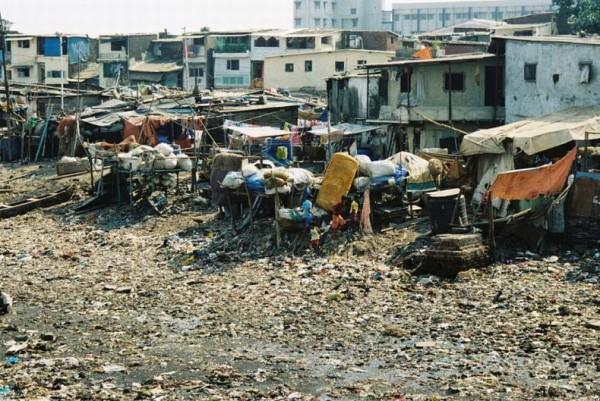 Трущобы Мумбаи (42 фото)