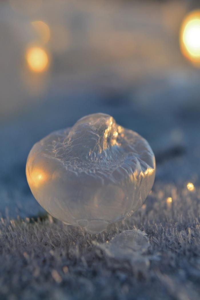 Мыльные пузыри в момент замерзания (8 фото)